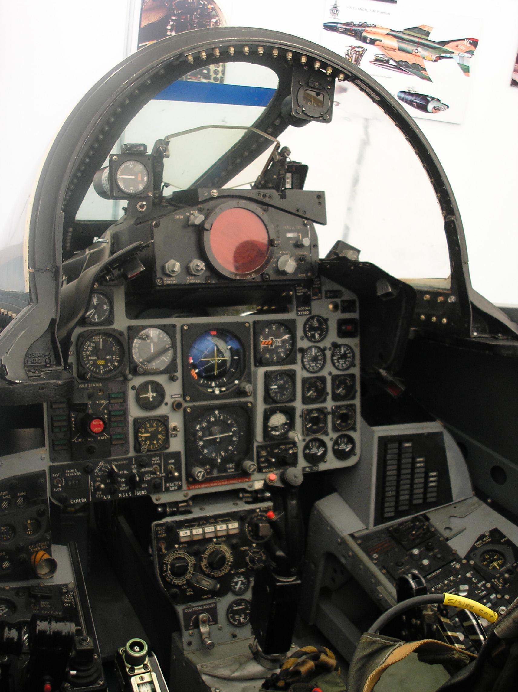 f4 phantom cockpit layout